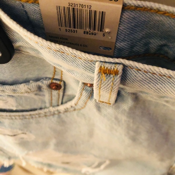 NWT! Levi' 501 Distressed Denim Jean Shorts - Picture 9 of 10